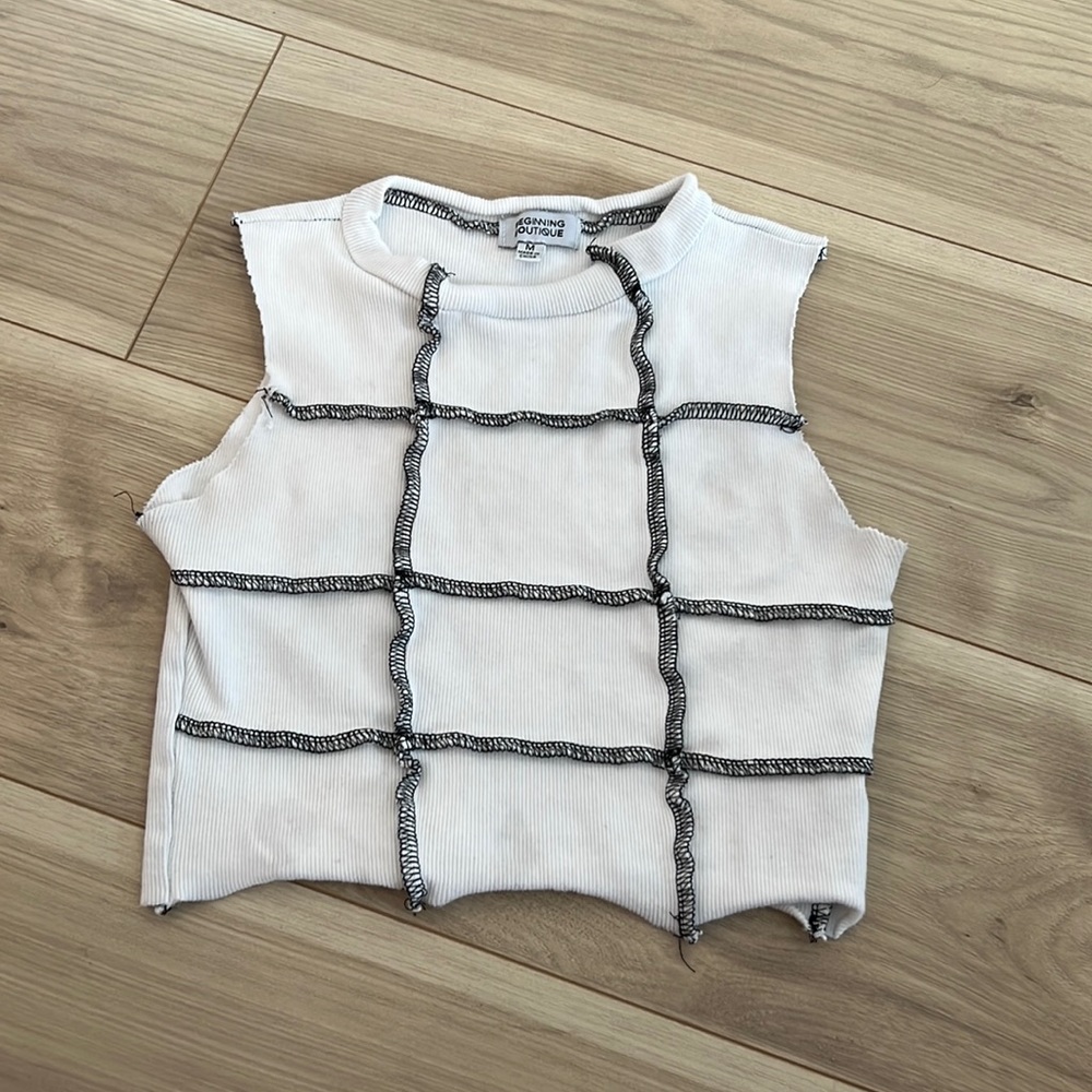 Beginning boutique cropped halter